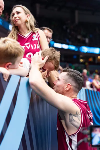 m_goldbergs — Fotogrāfs, Rīga